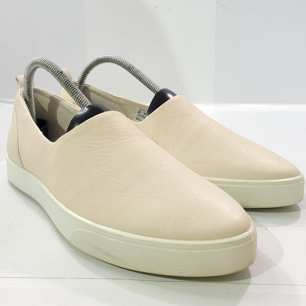 Ecco Beige Slip-On Leather Flats